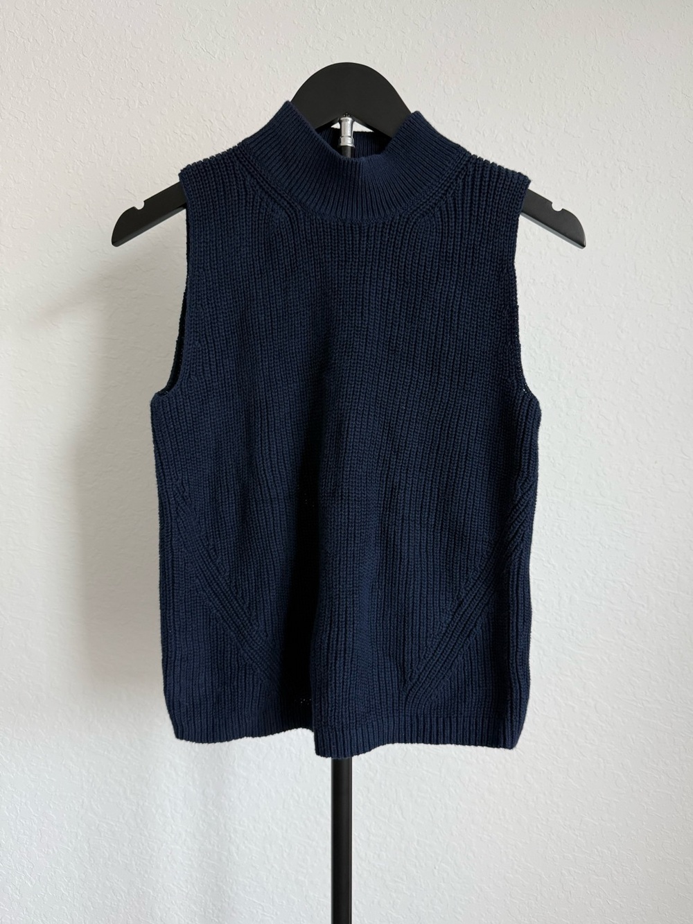 LOFT Navy Sleeveless Turtleneck Knit Vest